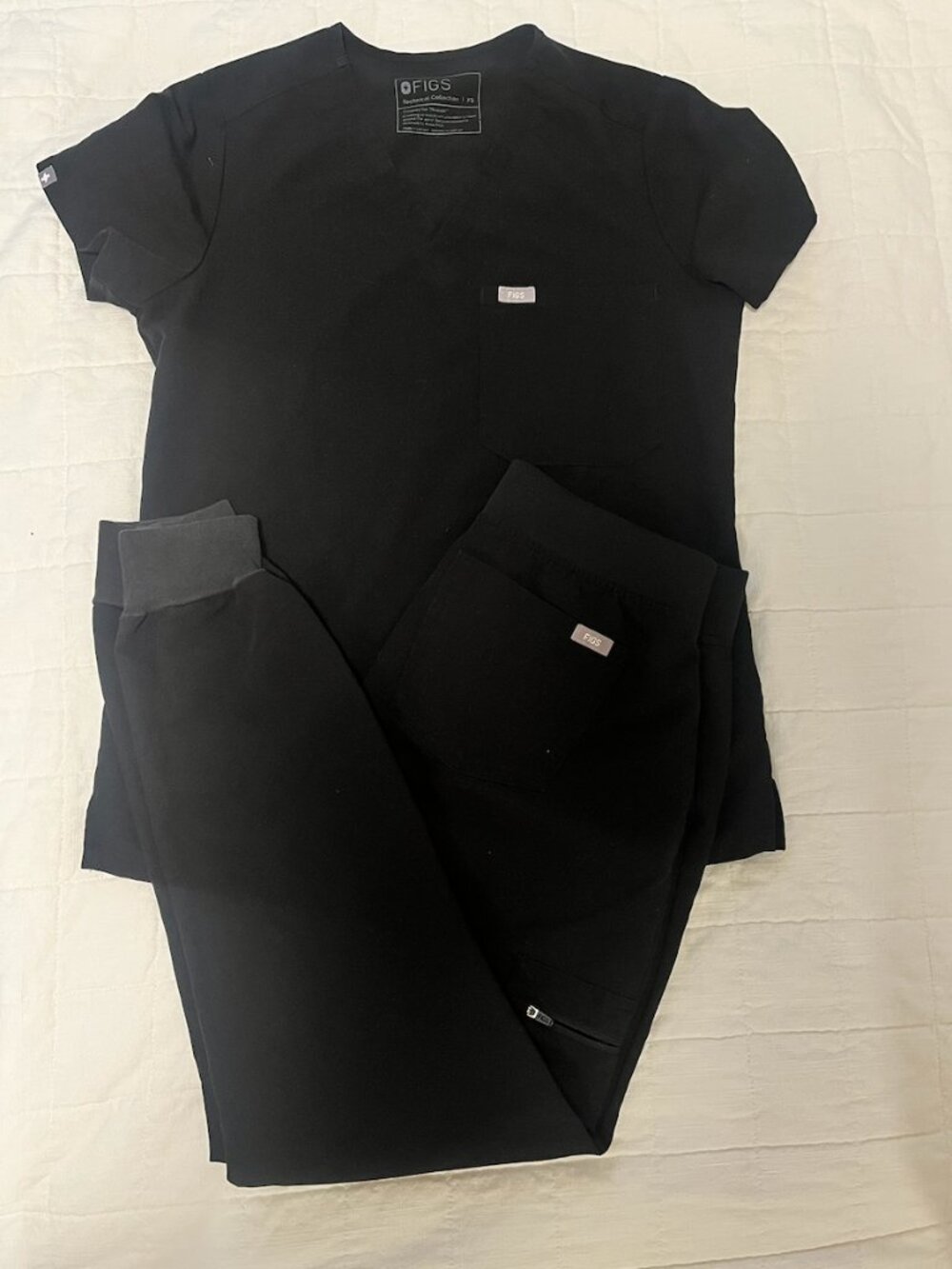 FIGS Black Scrub Set | XS Catarina Top + Small Zamora Jogger Pants